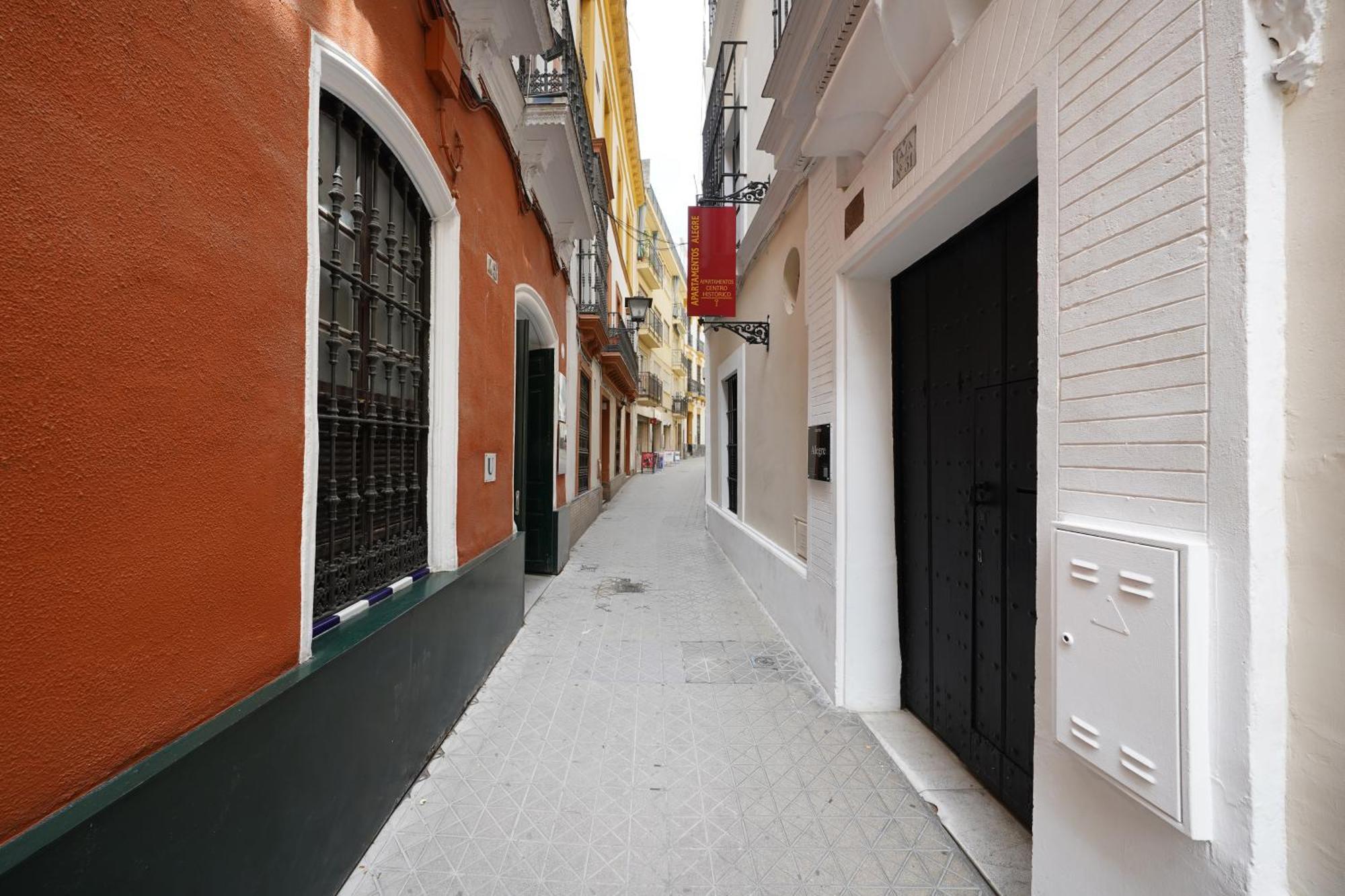 Numa Seville Alegre Bagian luar foto